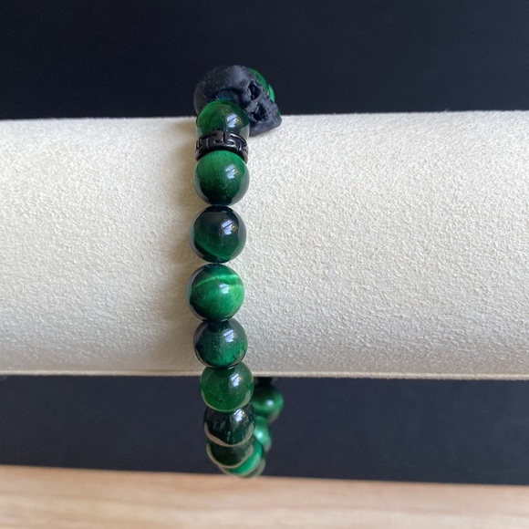 Green Tigers Eye Skull Bracelet - Picture 2 of 5